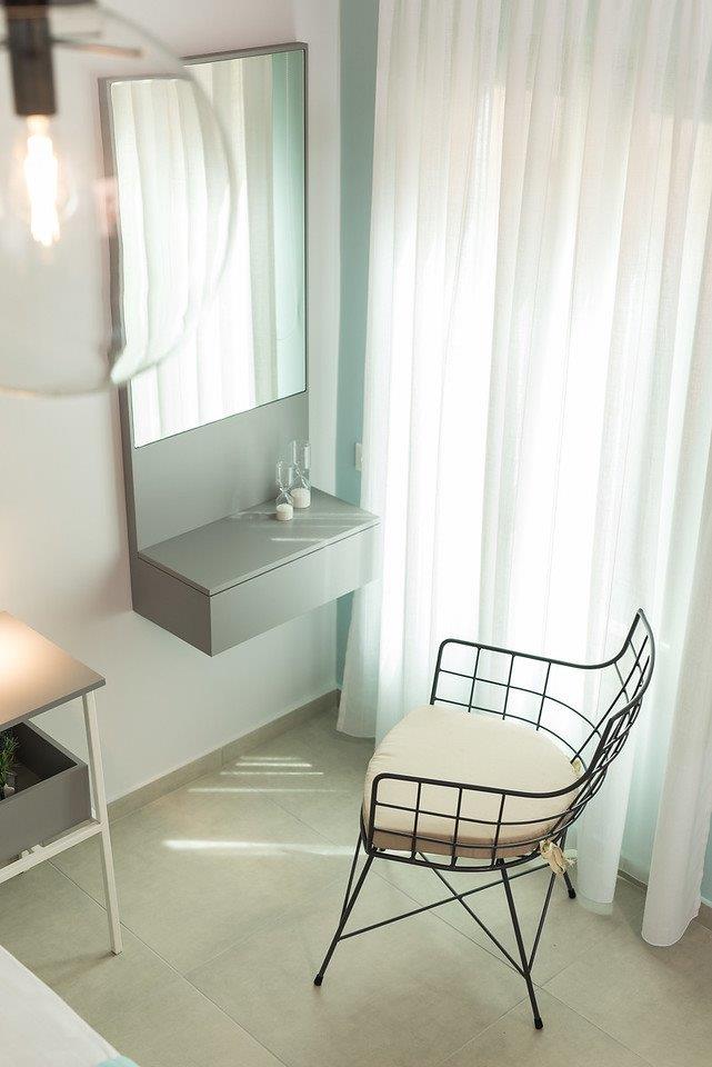 THE 48 SUITES
