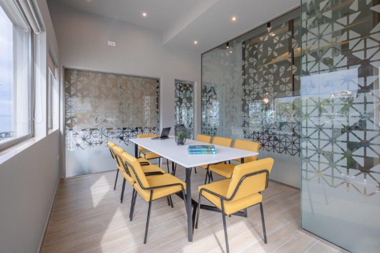 HOTEL AVRA, RAFINA