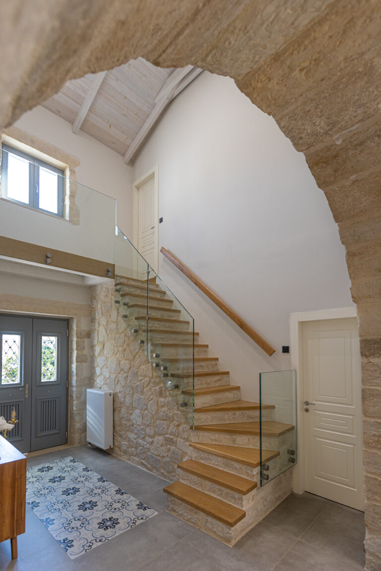 HOUSE IN APOKORONA